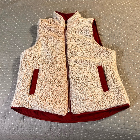 Love Tree Jackets & Blazers - Love Tree Women’s Reversible Quilted Vest Wine and Pink Size L